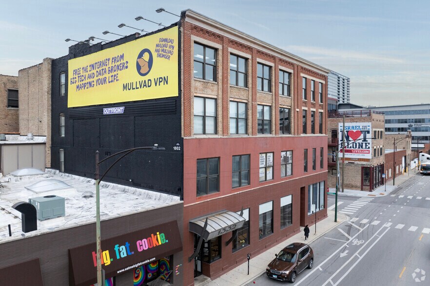 1332 N Halsted St, Chicago, IL à louer - Photo du bâtiment - Image 2 de 18