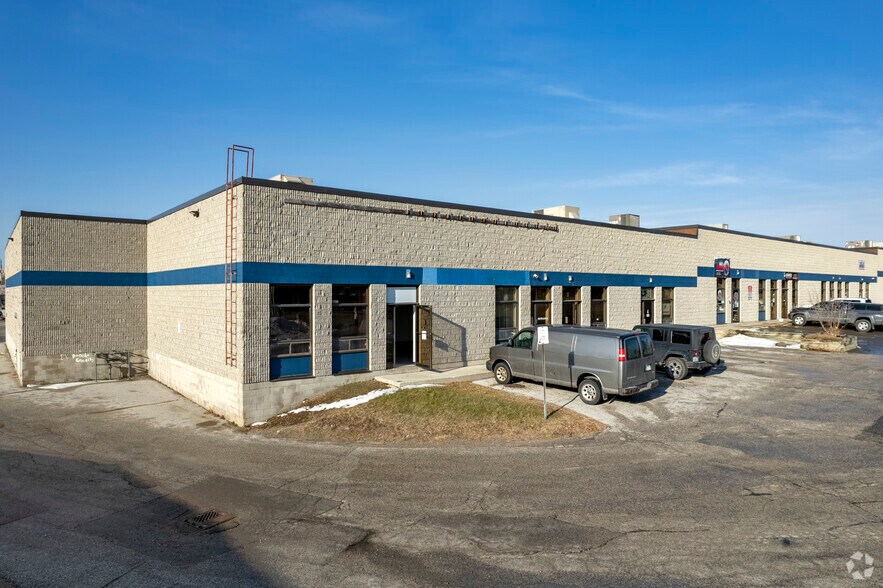 400 Monarch Ave, Ajax, ON à vendre - Photo du bâtiment - Image 1 de 1