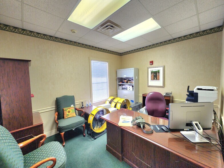 57 Martin Luther King Dr, Reynolds, GA à louer - Photo intérieure - Image 2 de 20