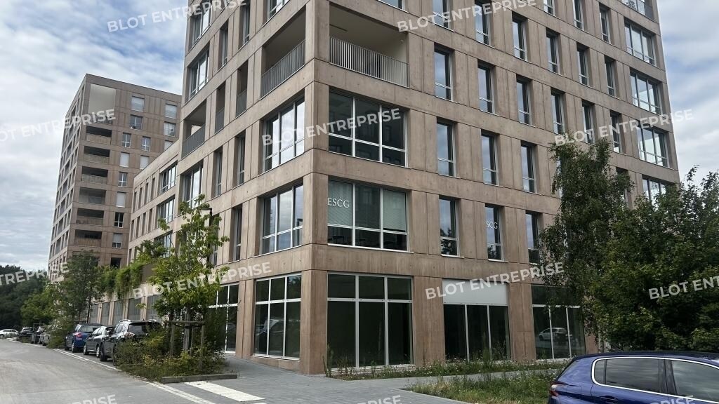 Office in Saint-Jacques-de-la-Lande for sale Building Photo- Image 1 of 6
