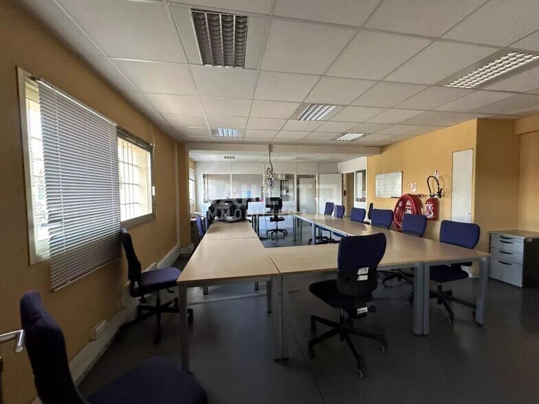 Office in Antibes for sale - Building Photo - Image 2 of 33