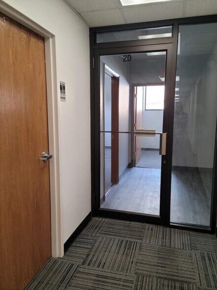5618-5624 6th Ave, Kenosha, WI à louer - Photo intérieure - Image 3 de 17