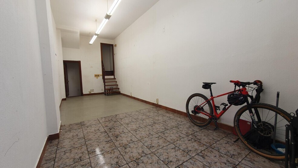 Multifamily in Bilbao, Vizcaya for sale - Interior Photo - Image 3 of 4