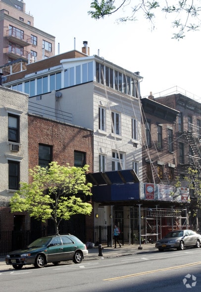 181 Christopher St, New York, NY à louer - Photo principale - Image 1 de 2
