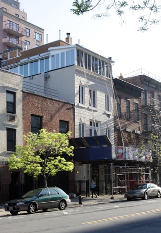 Plus de détails pour 181 Christopher St, New York, NY - Commerce de détail à louer