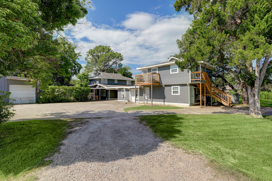 7810 Oakridge Dr, Hitchcock, TX à vendre - Photo principale - Image 1 de 1