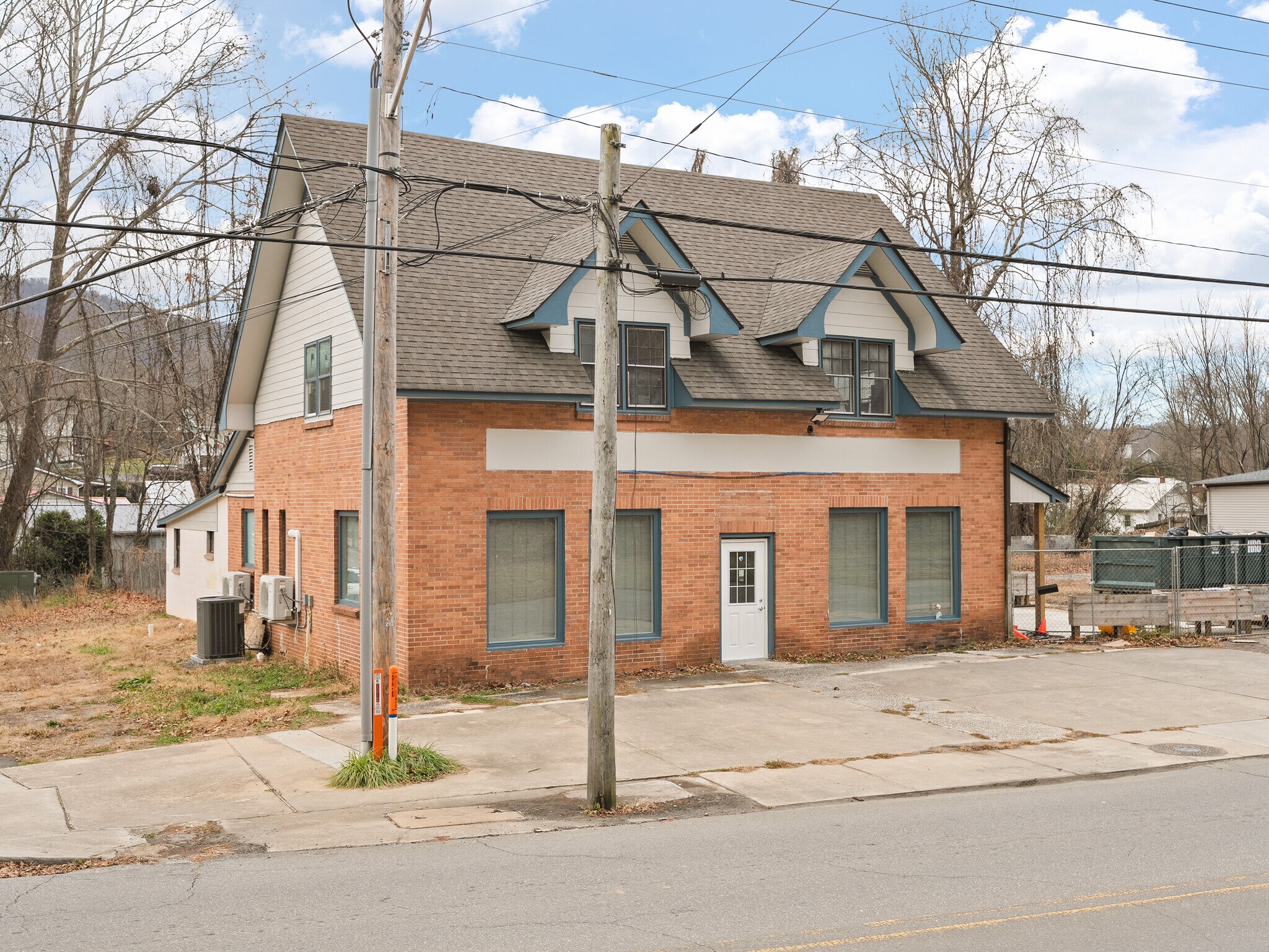 595 N Main St, Waynesville, NC à vendre Photo principale- Image 1 de 23