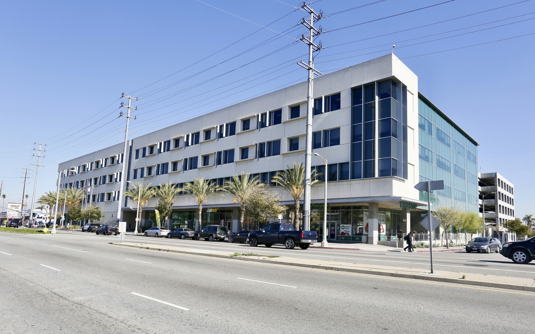 8300-8400 S Vermont Ave, Los Angeles, CA à louer Photo du bâtiment- Image 1 de 5