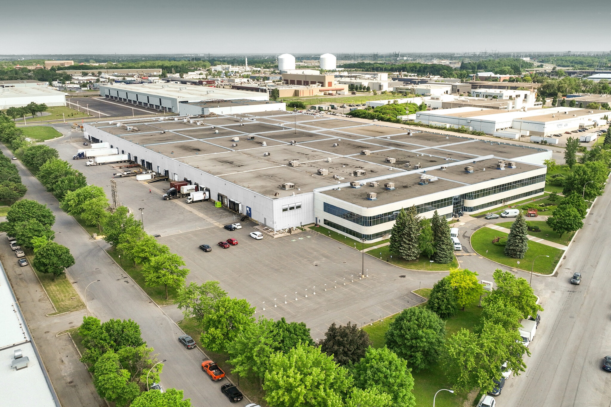 12225 Boul Industriel, Montréal, QC for lease Building Photo- Image 1 of 6