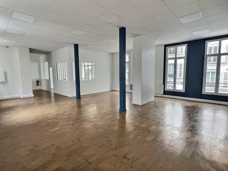 3 Rue Clairaut, Paris for lease - Interior Photo - Image 1 of 12