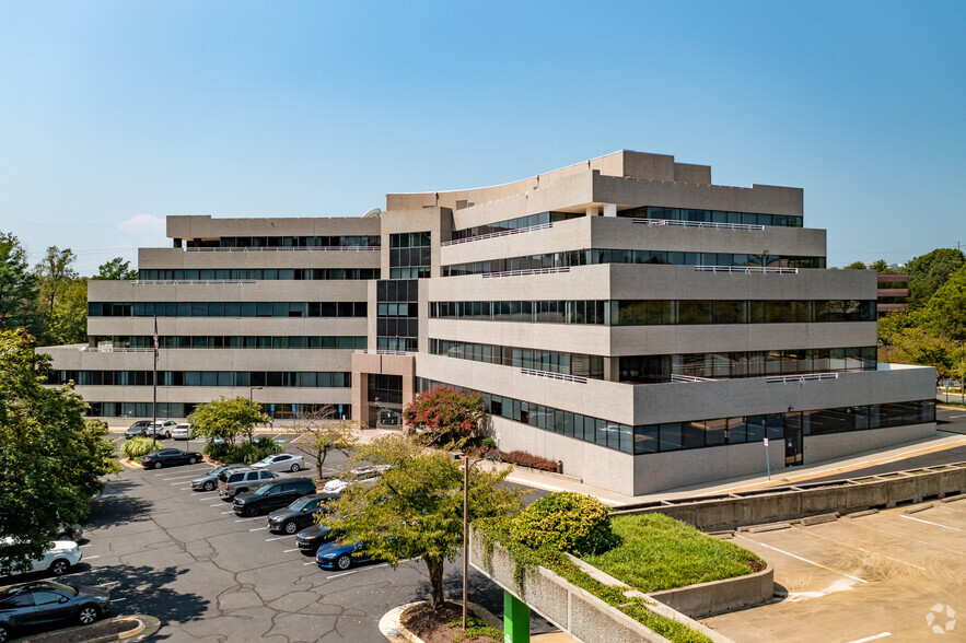 1800 Alexander Bell Dr, Reston, VA à louer - Photo du bâtiment - Image 1 de 8