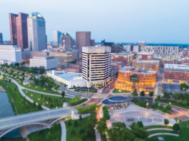 200 Civic Center Dr, Columbus, OH à louer - Photo du bâtiment - Image 3 de 10