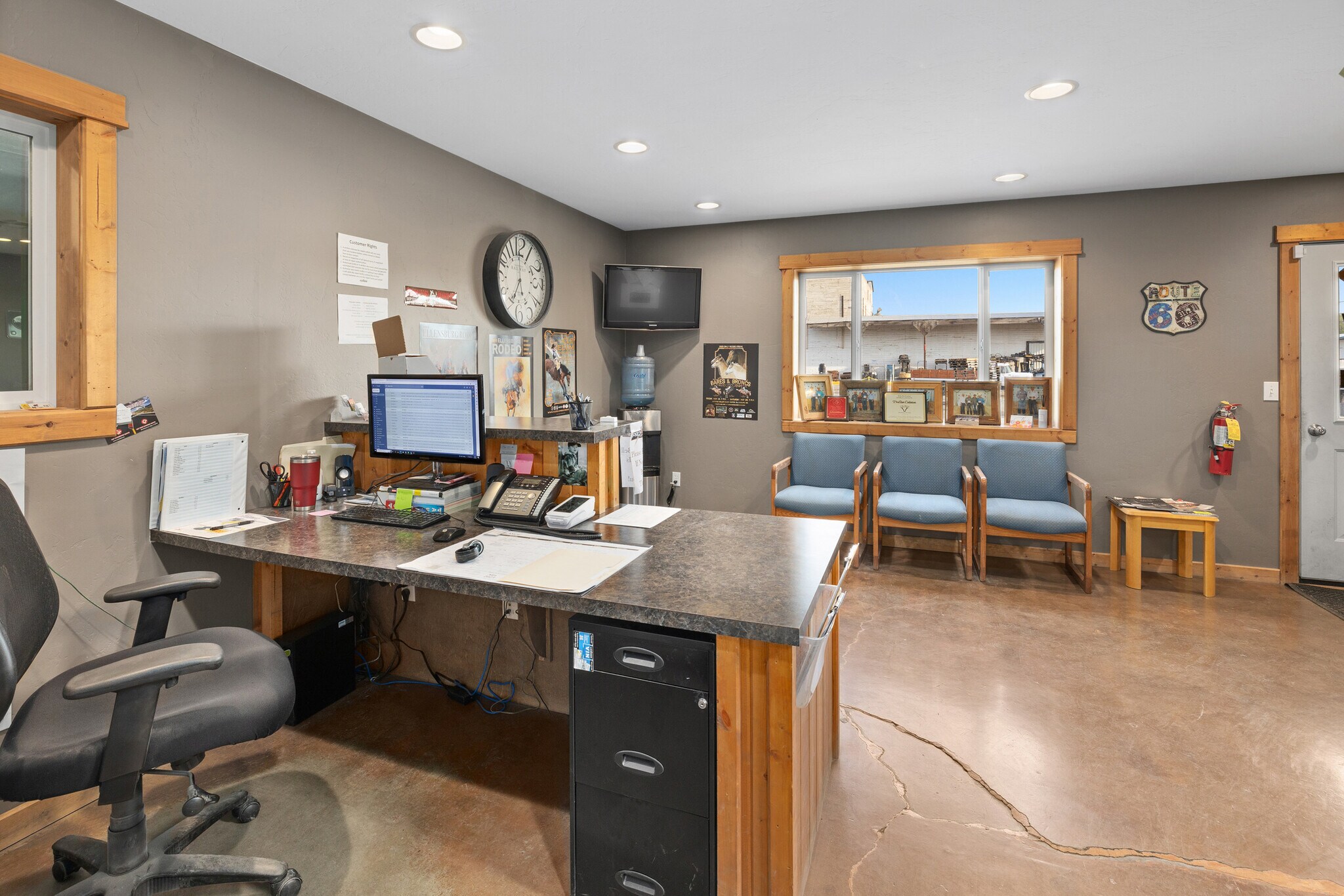 303 N Wenas St, Ellensburg, WA for sale Interior Photo- Image 1 of 6