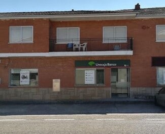 Plus de détails pour Multi-résidentiel à vendre