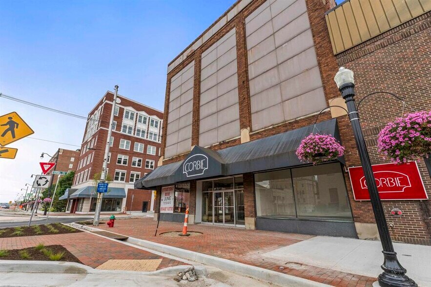 1638 Winchester Ave, Ashland, KY à vendre - Photo du bâtiment - Image 2 de 38