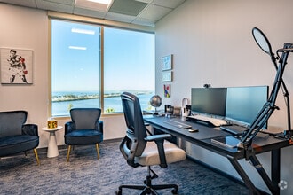 3031 N Rocky Point Dr W, Tampa, FL à louer Photo intérieure- Image 1 de 1