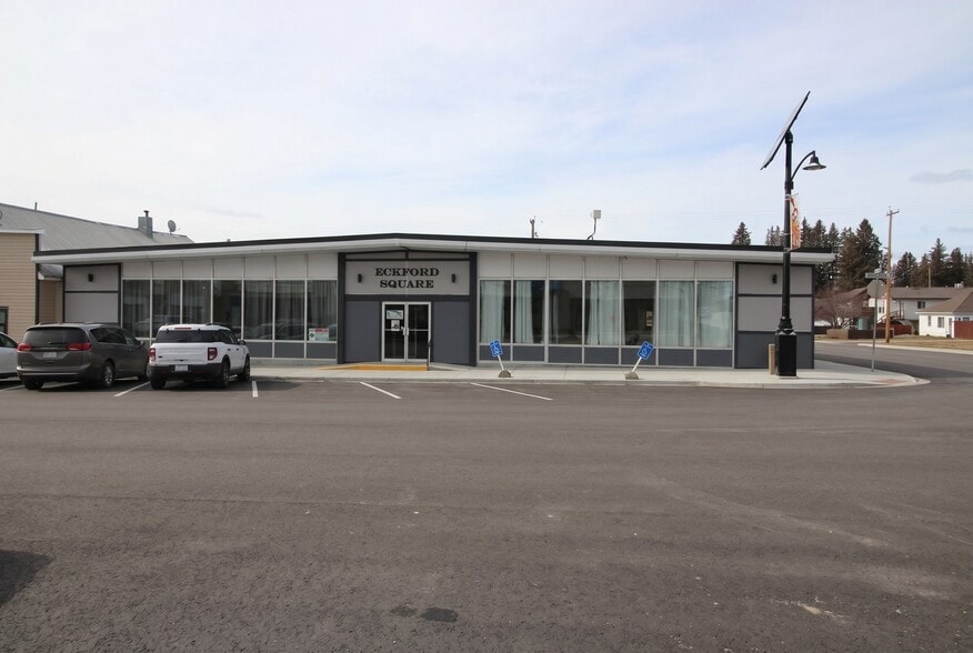 5016 50th St, Eckville, AB à vendre - Photo du bâtiment - Image 1 de 7