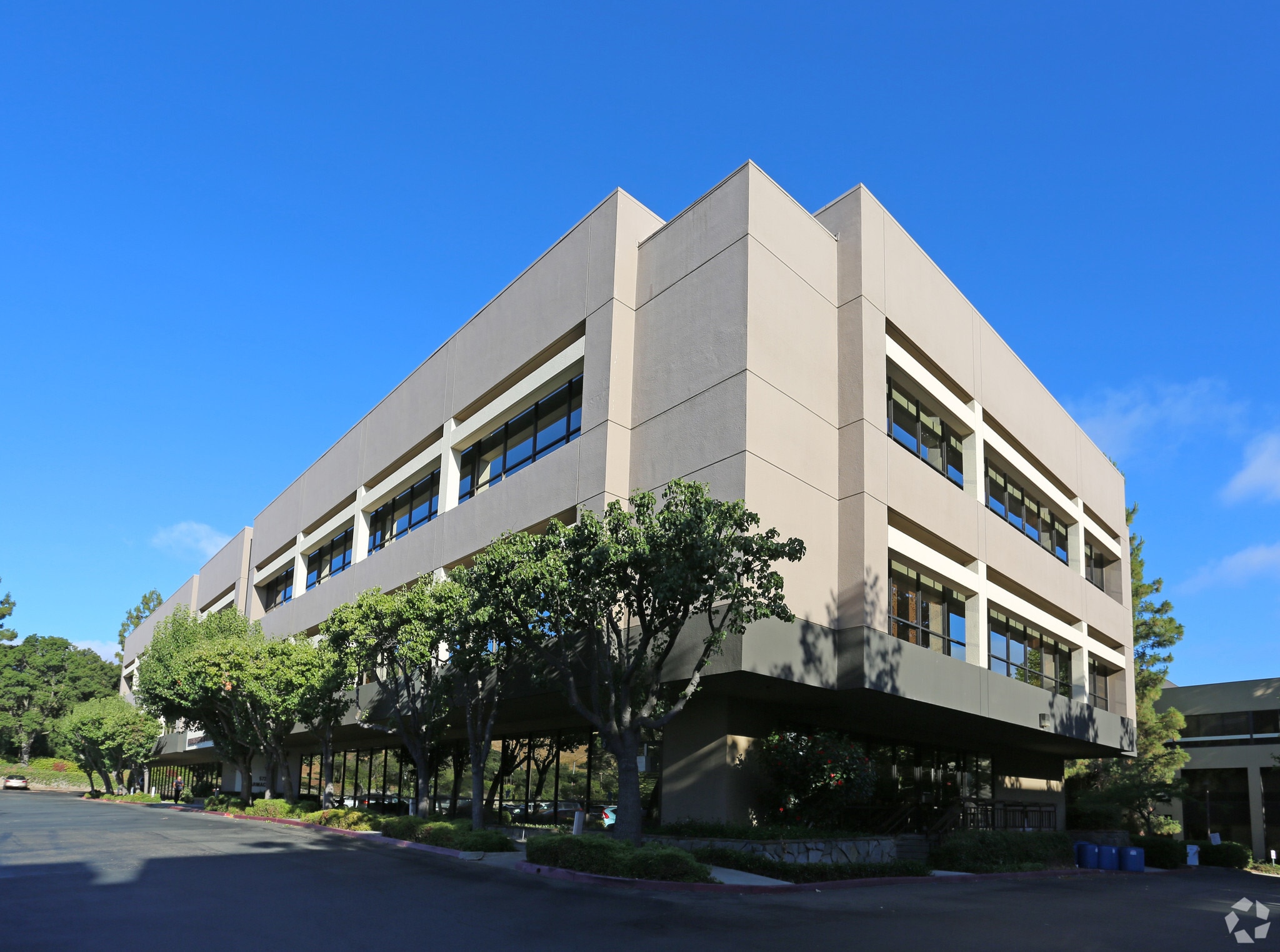 5720 Stoneridge Mall Rd, Pleasanton, CA for lease Primary Photo- Image 1 of 10