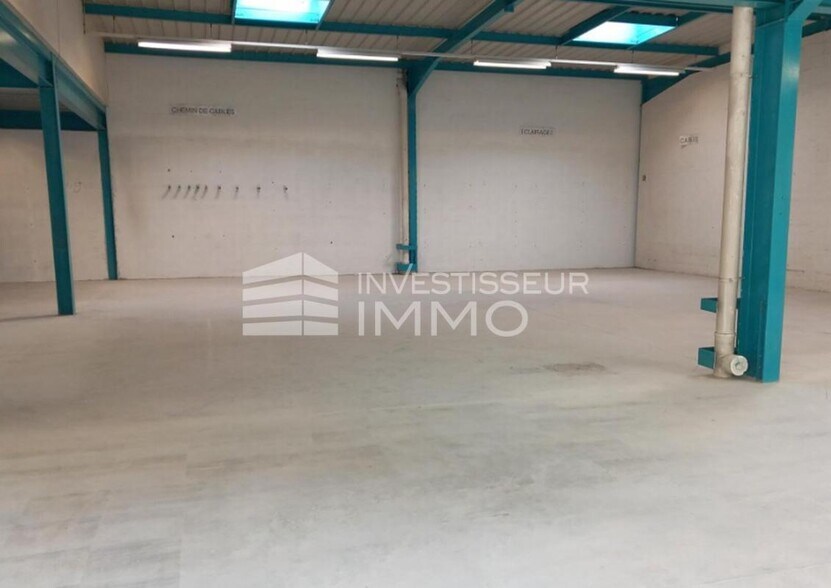 Flex dans Tremblay En France à louer - Photo du bâtiment - Image 3 de 10