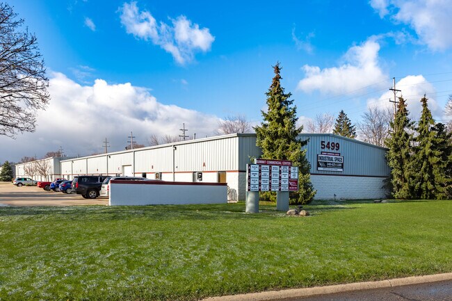 Plus de détails pour 5499 Perry Dr, Waterford, MI - Industriel à louer