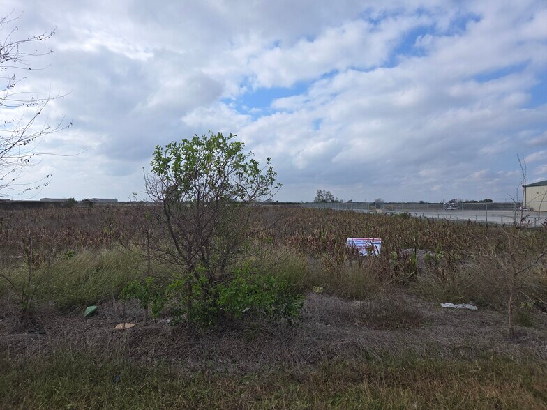 2729 Ih 69, Robstown, TX à vendre - Photo du bâtiment - Image 3 de 7