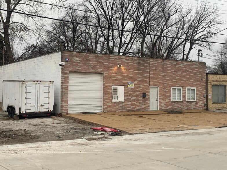6138 Madison, Berkeley, MO à louer - Photo du bâtiment - Image 2 de 8
