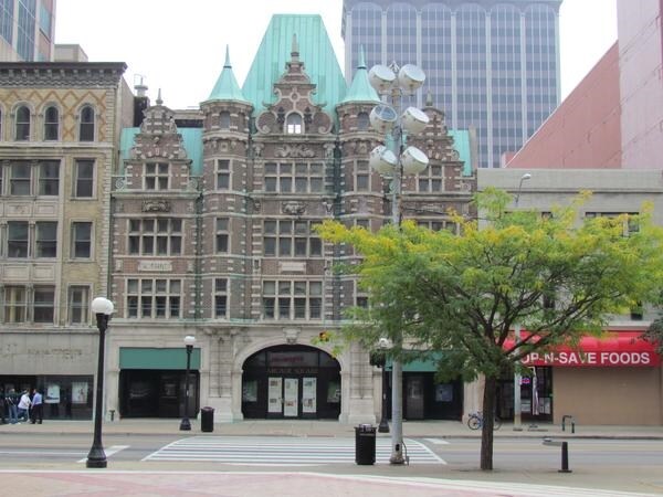 15 W 4th St, Dayton, OH à louer - Photo du bâtiment - Image 2 de 4