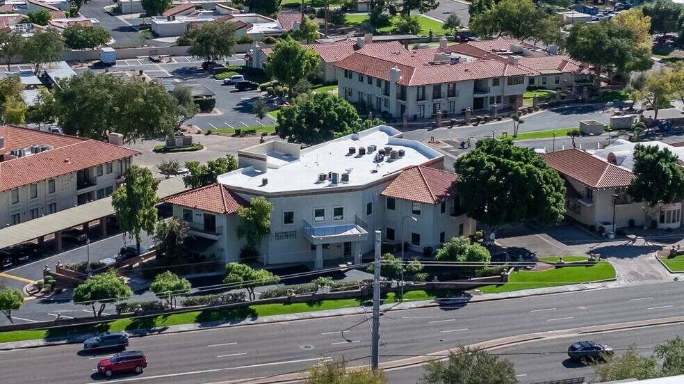 6613 N Scottsdale Rd, Scottsdale, AZ à vendre - Photo du bâtiment - Image 3 de 9
