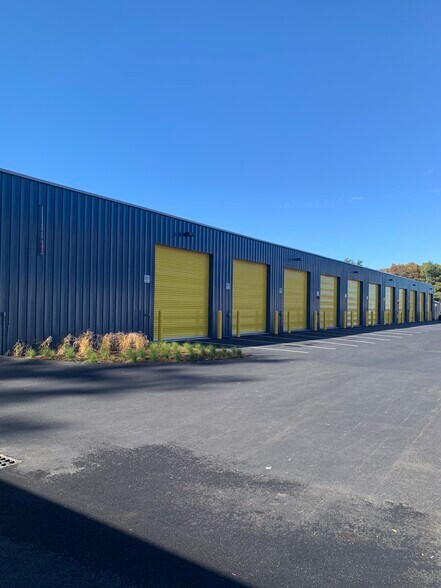 8 Natalie Way, Plymouth, MA à louer - Photo du bâtiment - Image 2 de 8