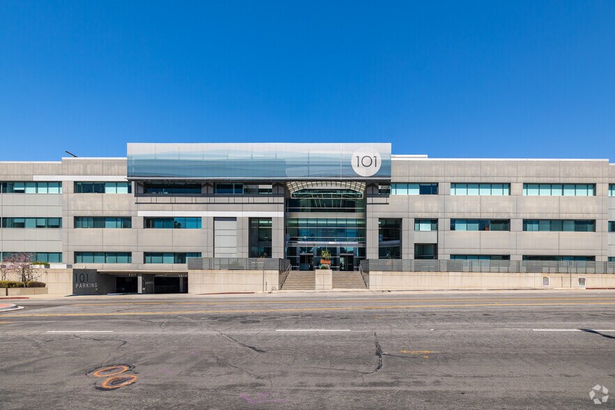 101 Pacific Coast Hwy, El Segundo, CA à louer - Photo du bâtiment - Image 2 de 12