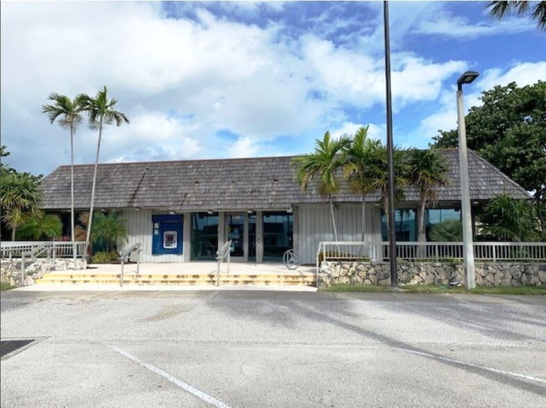 1200 E Blue Heron Blvd, West Palm Beach, FL for lease - Primary Photo - Image 1 of 39