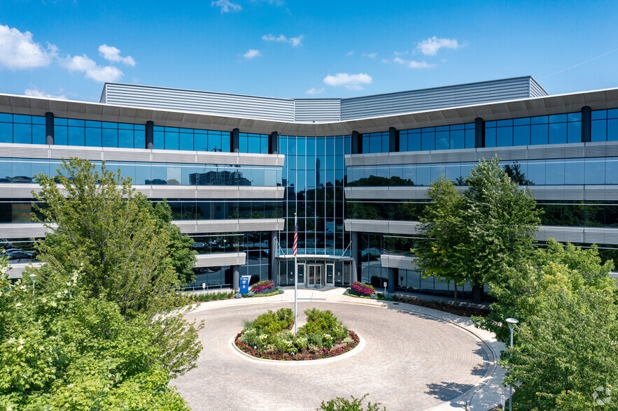 700 Commerce Dr, Oak Brook, IL à louer - Aérien - Image 2 de 18