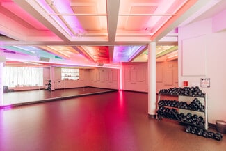 Plus de détails pour 110 SW Yamhill St, Portland, OR - Commerce de détail à louer