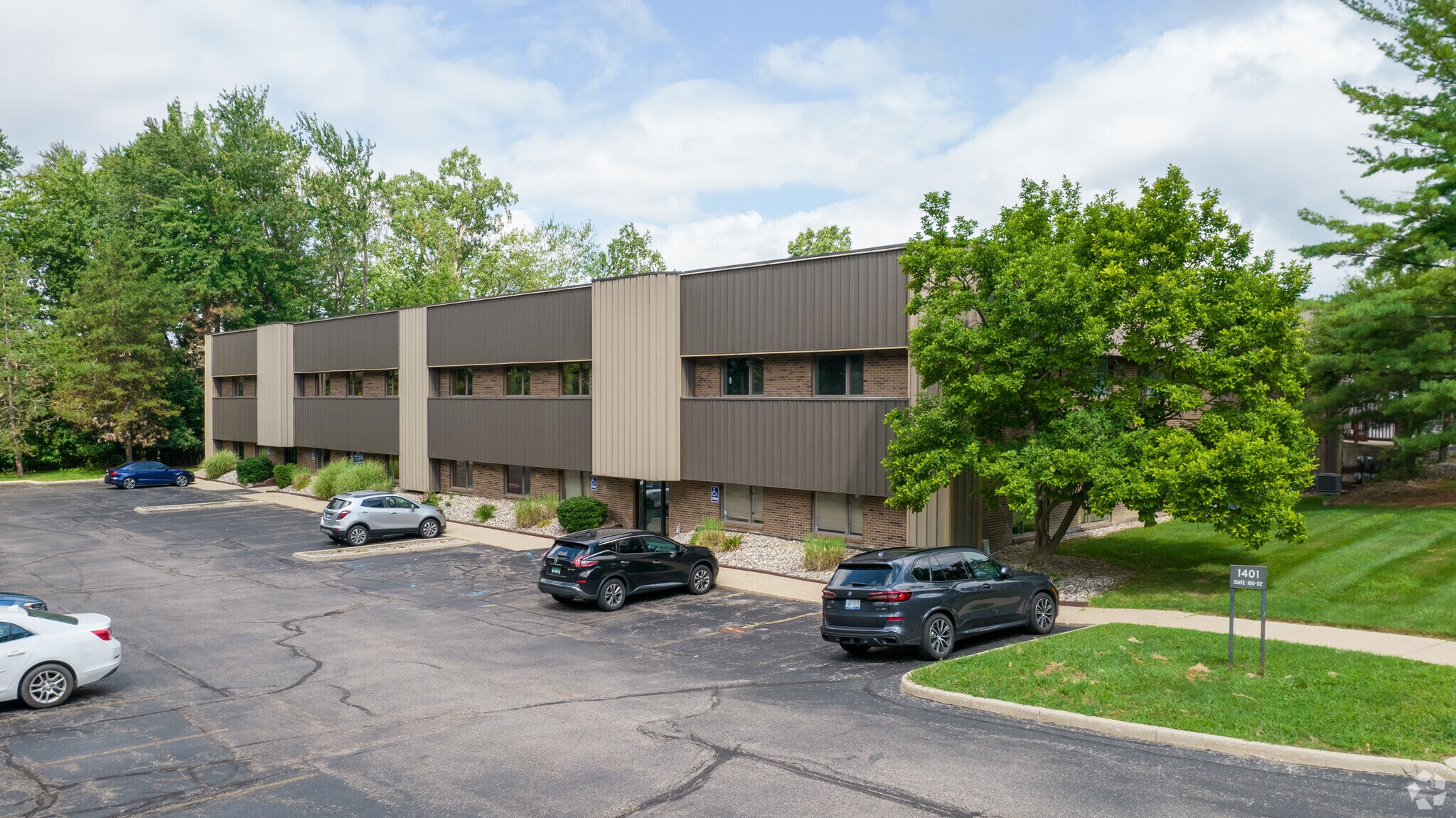1401-1451 E Lansing Dr, East Lansing, MI à louer Photo du bâtiment- Image 1 de 10