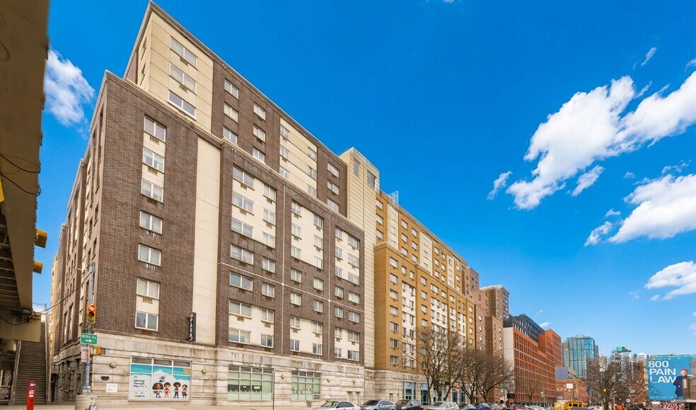80-84 Bruckner Blvd, Bronx, NY à vendre - Photo du bâtiment - Image 2 de 14