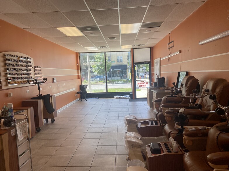 300 Madison St, Oak Park, IL for lease - Building Photo - Image 3 of 5