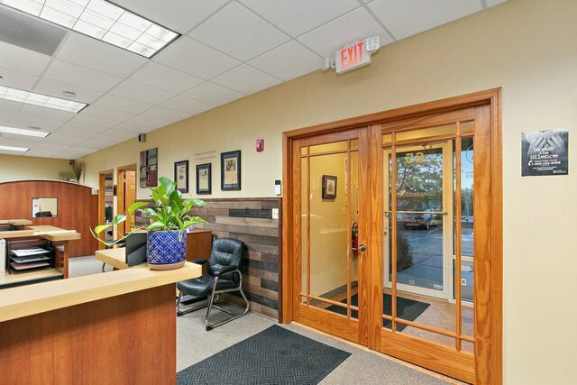 15-85 N Woodbury St, South Elgin, IL for lease Interior Photo- Image 1 of 3