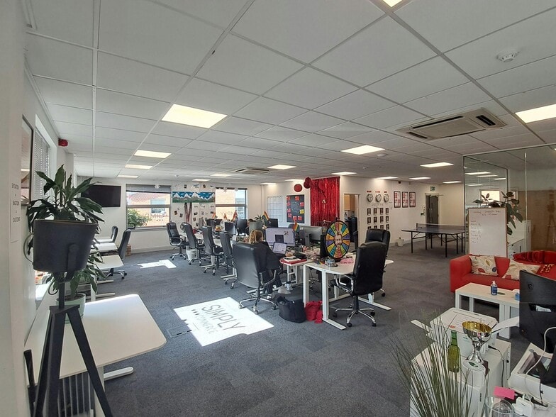 Molly Millars Ln, Wokingham for lease - Building Photo - Image 2 of 7