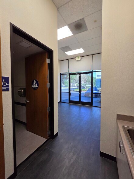 1151 Ringwood Ct, San Jose, CA à louer - Photo du bâtiment - Image 3 de 13