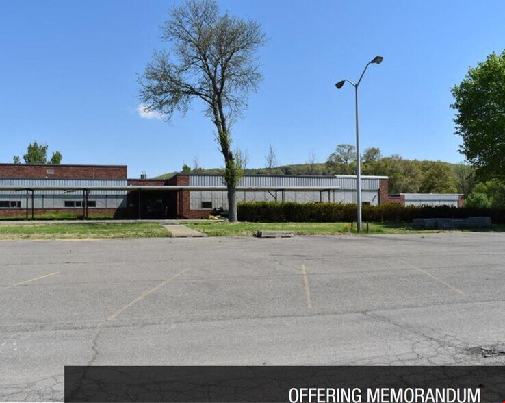100 Elm St, Owego, NY à vendre - Photo du bâtiment - Image 3 de 20