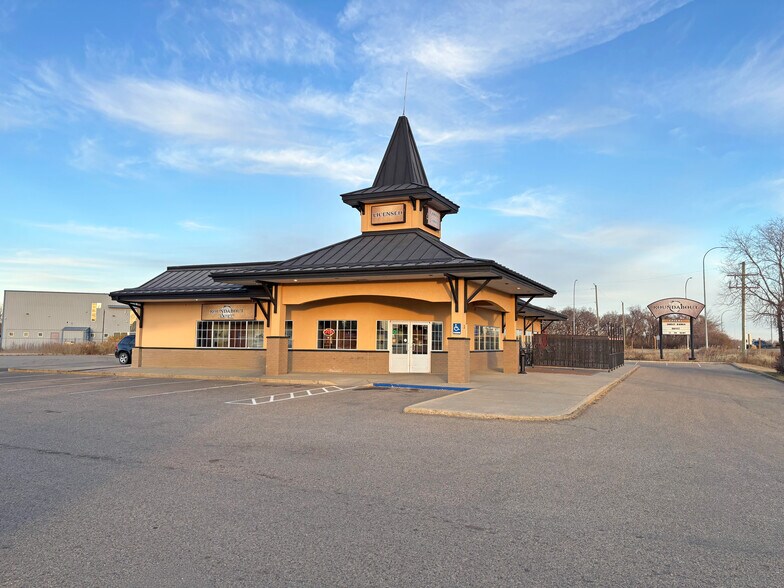 3 AB-11A, Sylvan Lake, AB à vendre - Photo du bâtiment - Image 1 de 6