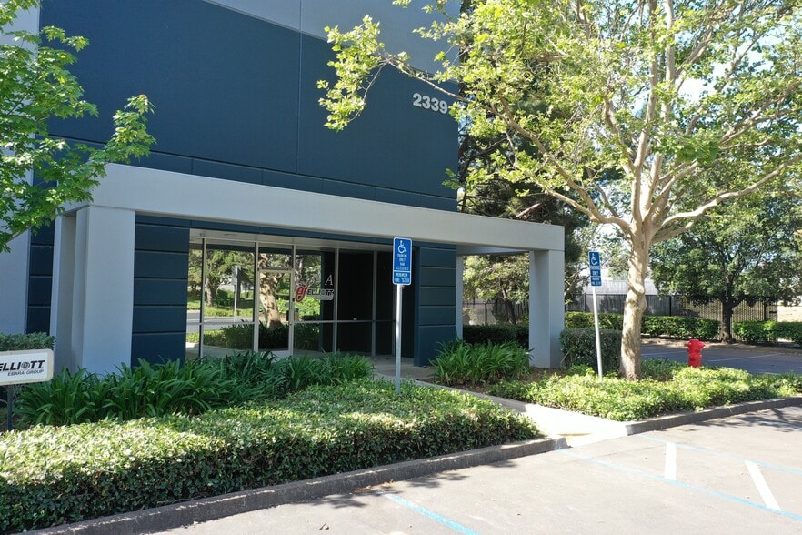 2339 Courage Dr, Fairfield, CA for lease - Building Photo - Image 2 of 3