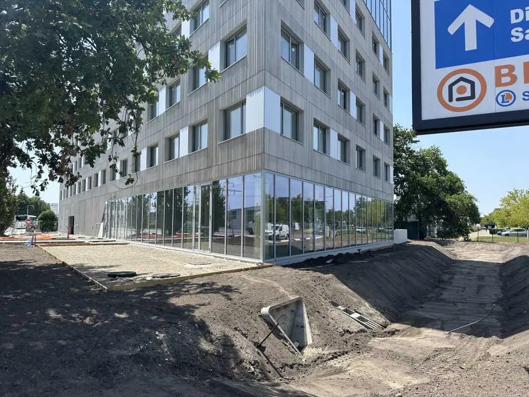 Commerce de détail dans Mérignac à louer Photo du bâtiment- Image 1 de 4