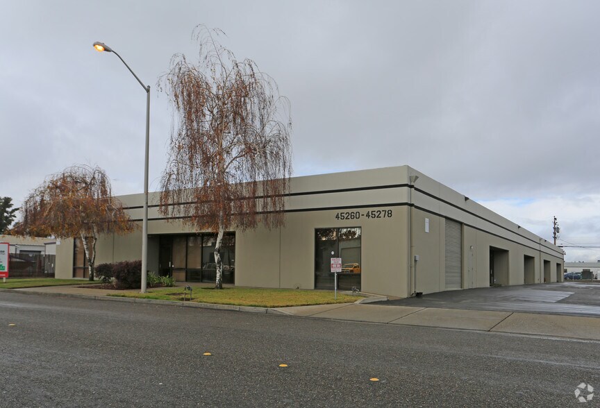 45260-45278 Industrial Dr, Fremont, CA à louer - Photo du bâtiment - Image 3 de 4