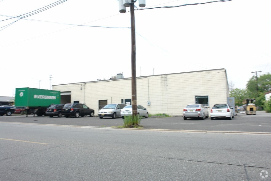 991 E Linden Ave, Linden, NJ for lease - Building Photo - Image 3 of 4