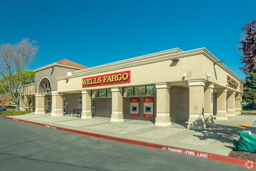 5030-5110 Laguna Blvd, Elk Grove, CA à louer - Photo du bâtiment - Image 3 de 4