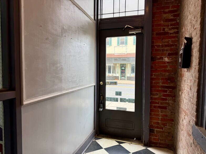 54-56 S Main St, Manheim, PA for lease - Building Photo - Image 2 of 15