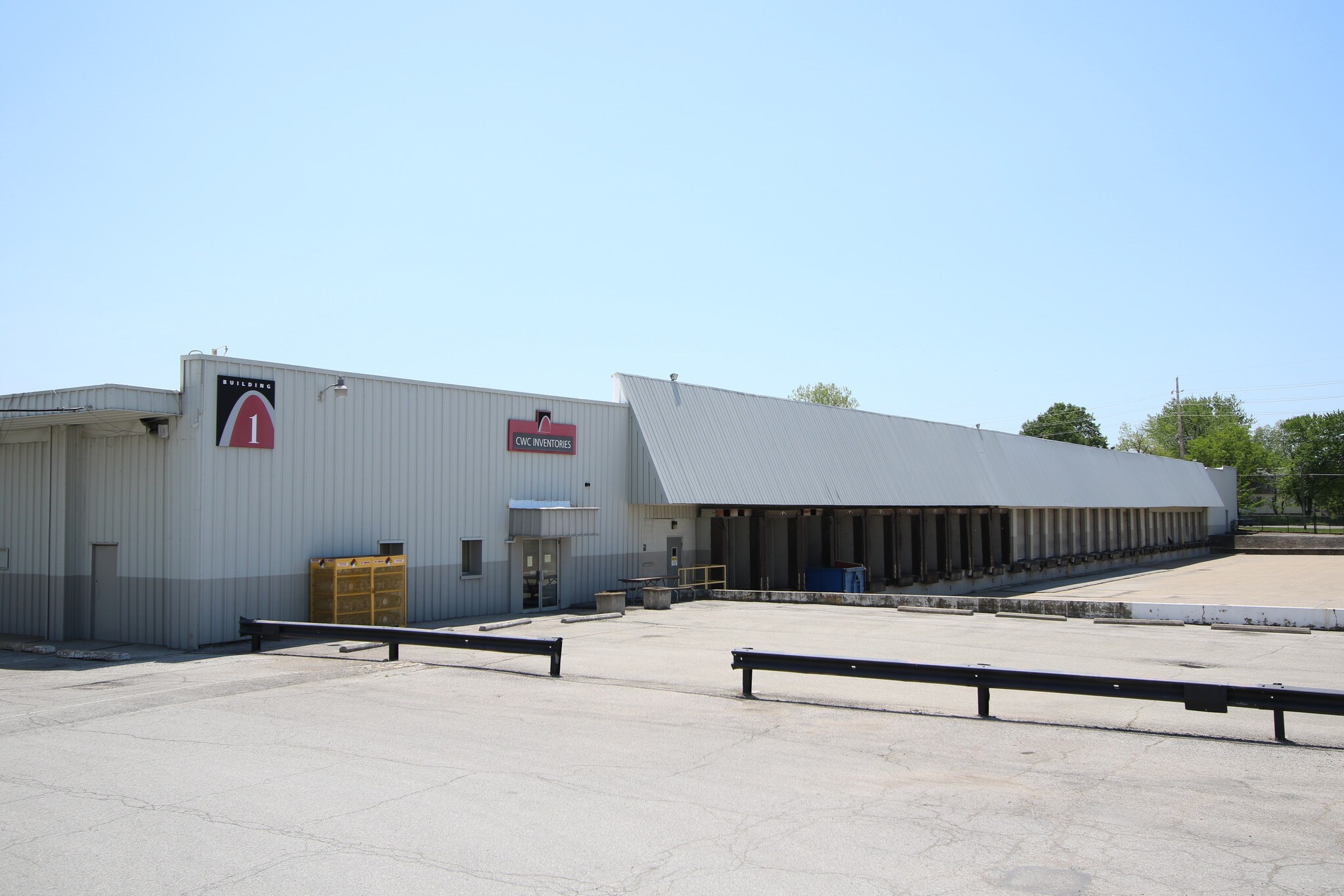 8000 Hall St, Saint Louis, MO for lease Building Photo- Image 1 of 5