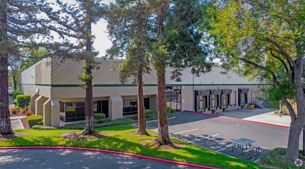 1911-1931 Lundy Ave, San Jose, CA for lease - Building Photo - Image 2 of 7