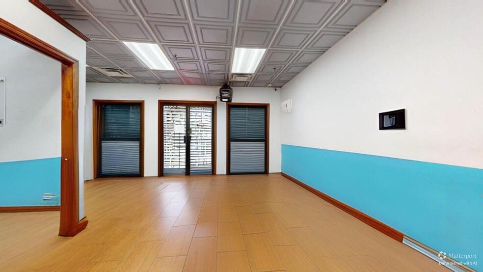 45-44 Vernon Blvd, Long Island City, NY for lease - Building Photo - Image 2 of 10